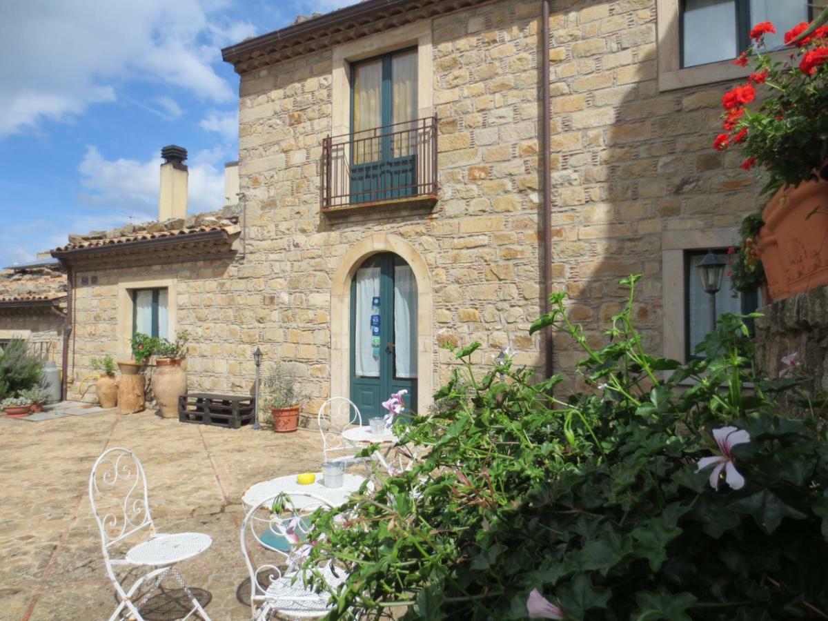 La Carretteria Guest House Mistretta Zewnętrze zdjęcie